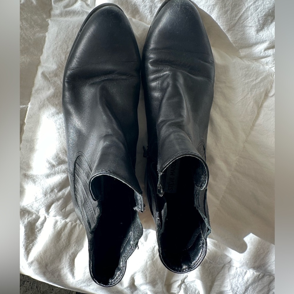 Steve Madden - leather boots - size 9